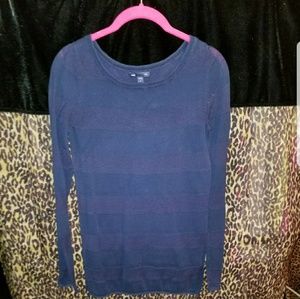 Gap sweater